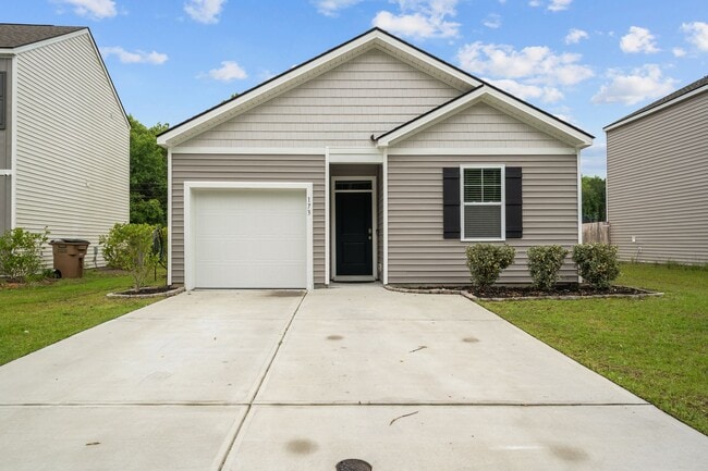 Photo - Spacious 4-Bedroom Home Near Fort Stewart with Open Floor Plan & Large Backyard