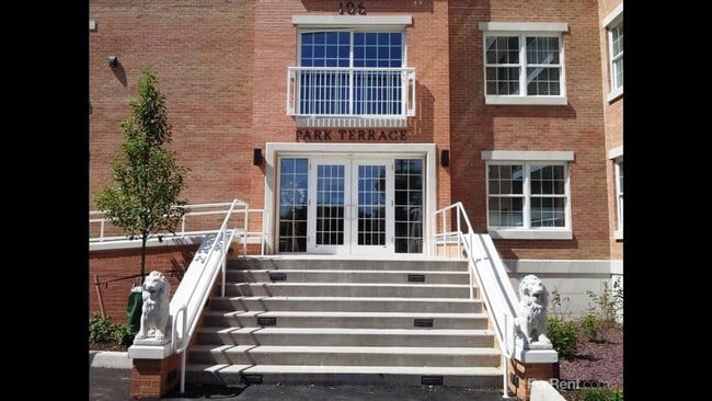 Building Photo - 106 Terrace Ave Unit 104