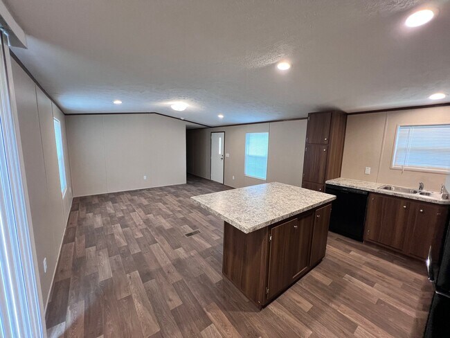 Photo - 1711 McKenzie Rd