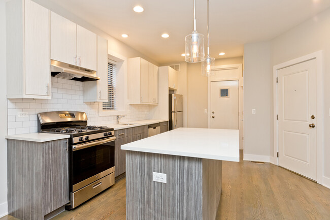 Photo - 2618 N Rockwell St Apartments Unit 2R