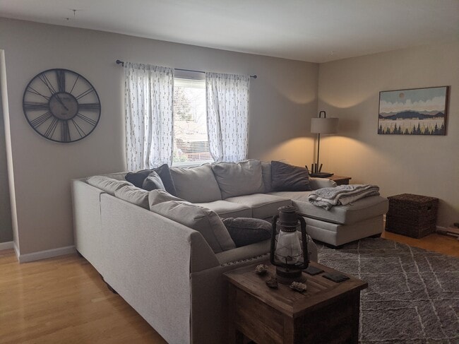 Photo - 2089 S Deframe St