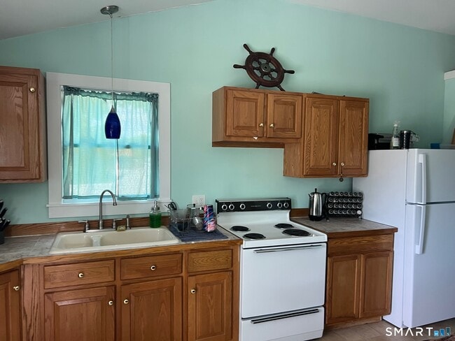 27 Ferry Rd