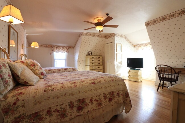 Photo - 83 Longwood Ave