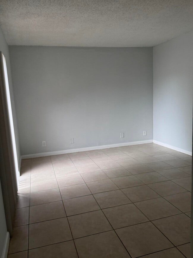 Photo - 265 Lake Arbor Dr