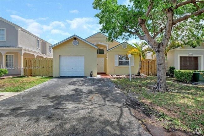 Building Photo - 10066 SW 222nd St Rental