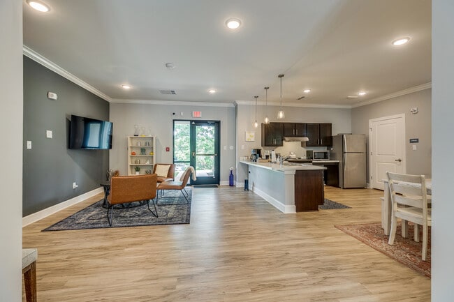 Raintree Apartments