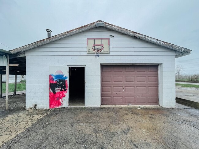 Photo - Near Downtown Muncie