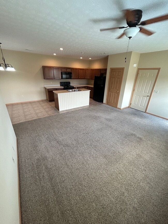 Photo - Modern & Spacious 3-Bedroom Ranch Condo! Unidad 1530-D Williamsburg Pl