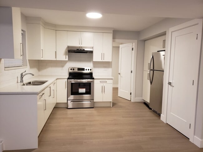 Building Photo - 14929 62A Av