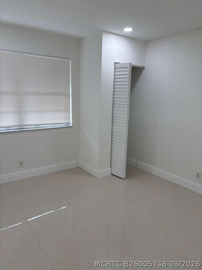 Photo - 710 Columbus Pkwy