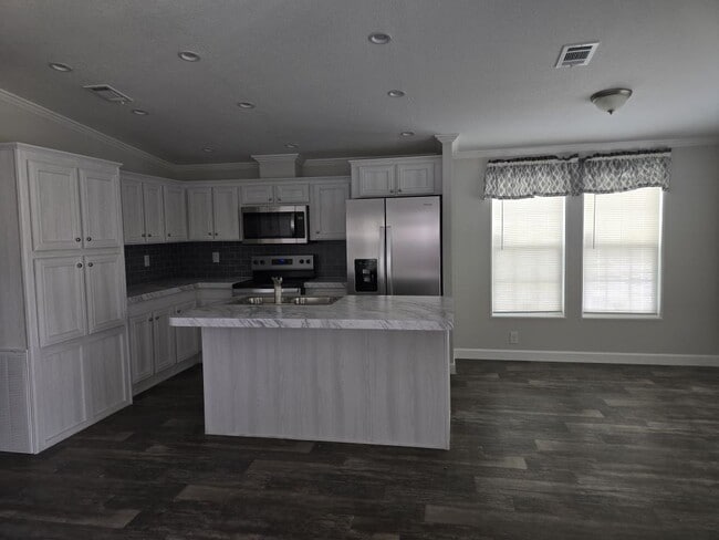 Photo - 102 Robert James Dr