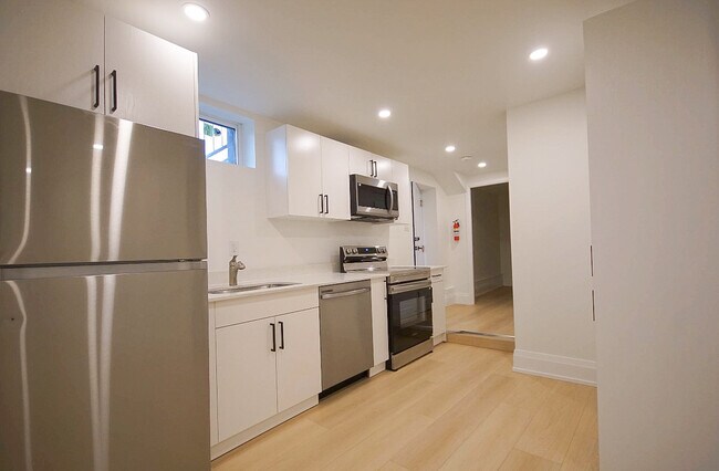 Photo - 271-271 Madison Ave S Unit 9