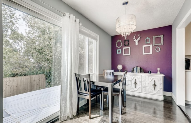 Photo - 8031 Stuart St