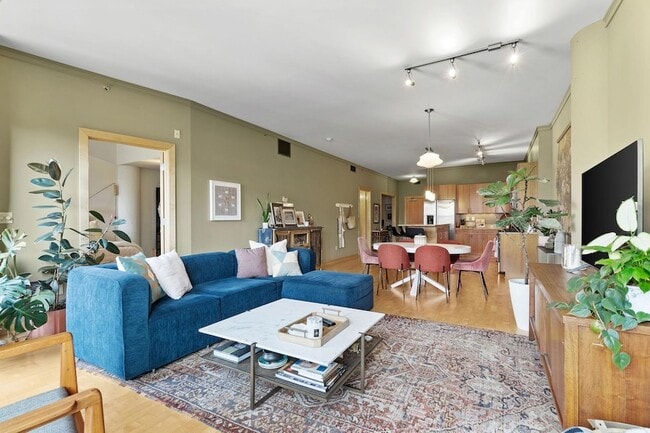 Photo - 401 N 2nd St