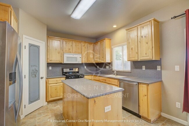 Photo - West Roseville 3 bdrm, 2.5 bth in gated community