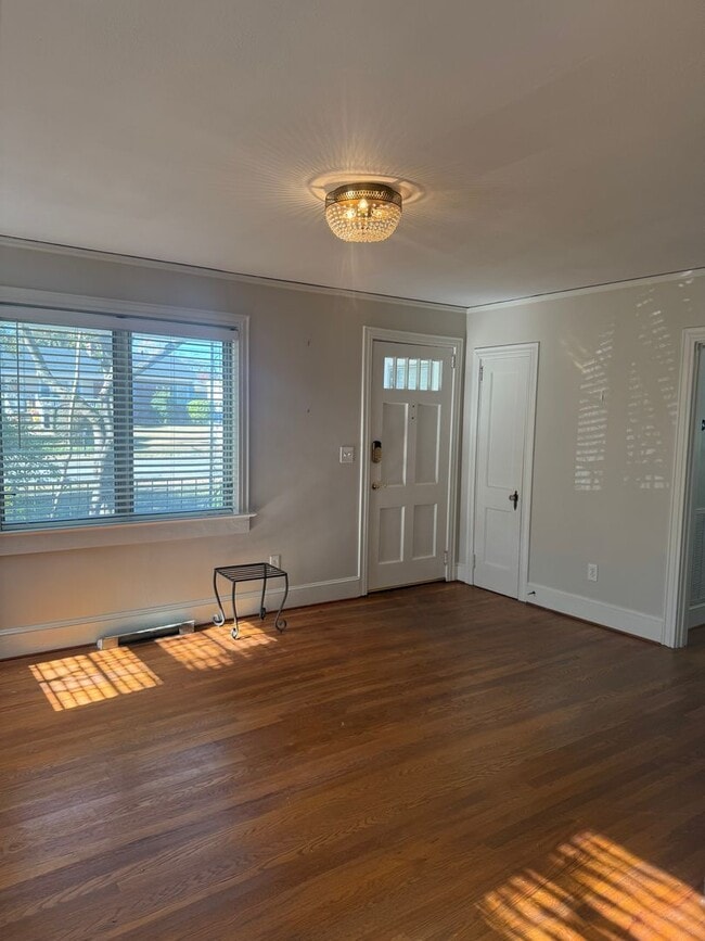 Photo - Fantastic Location & Price......More pictu...