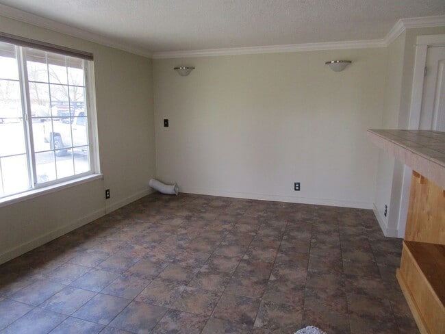 Photo - 1 Bedroom Unit with Gate Privacy - All Utilities Provided, Including Yard Care and Internet!
