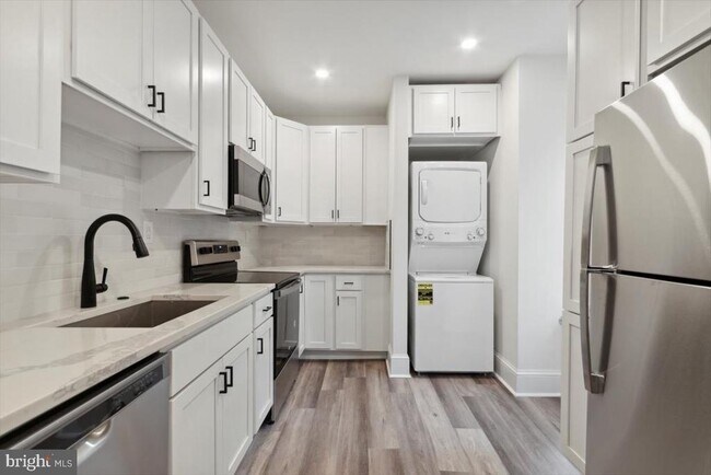 Photo - 3205 Winter St