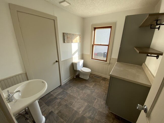 Photo - 1250 S Lake Ridge Ave