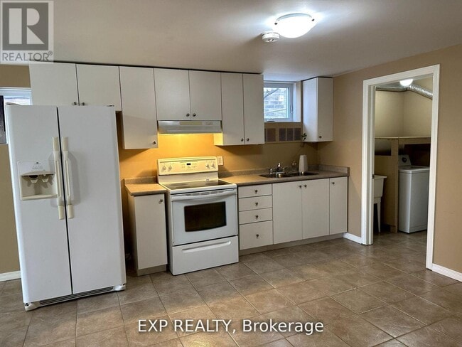 Photo - 91 Sun King Crescent