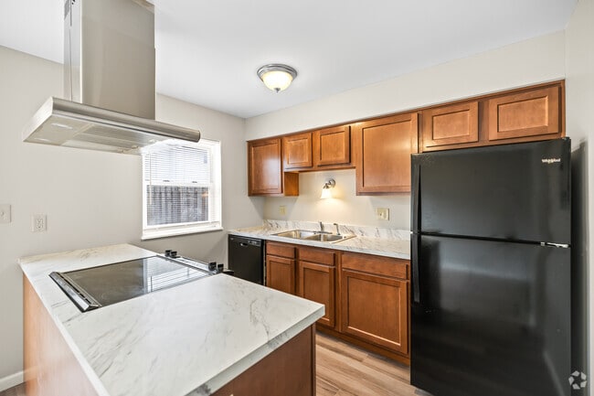 2 BR, 1.5 BA - 989-1,013 SF - Maple (Left Side)