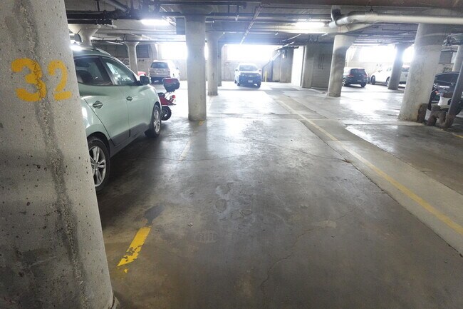 Photo - 3963 W Belmont Ave Unit 219