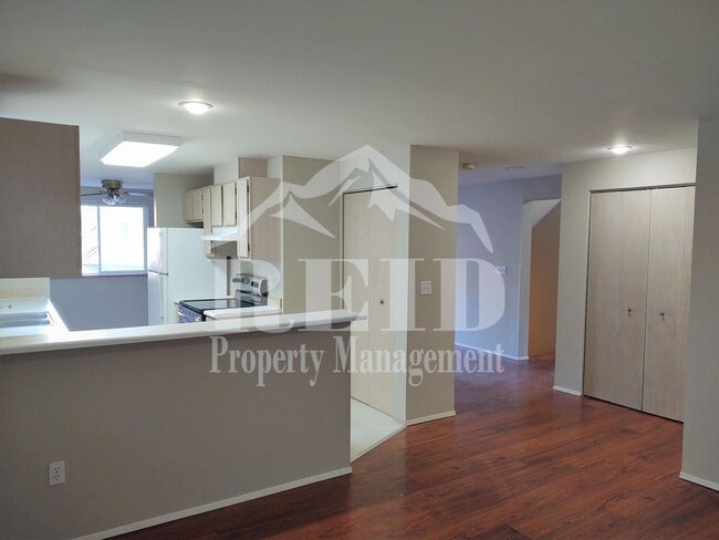 Photo - Silverdale's Ridgetop Townhome Near Island Lake