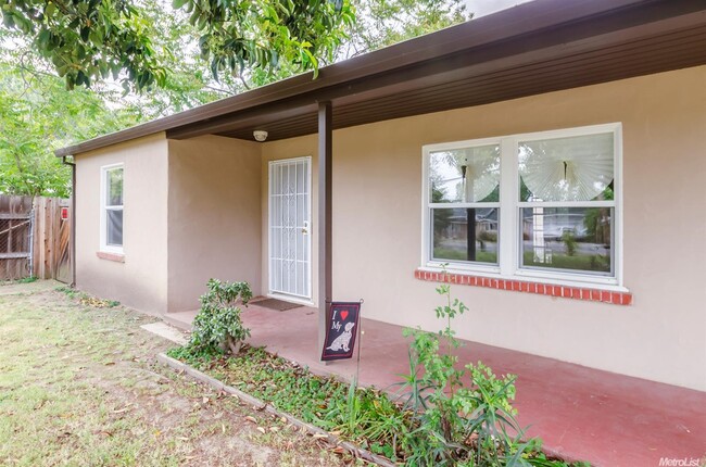 Building Photo - 7120 Palm Ave Rental