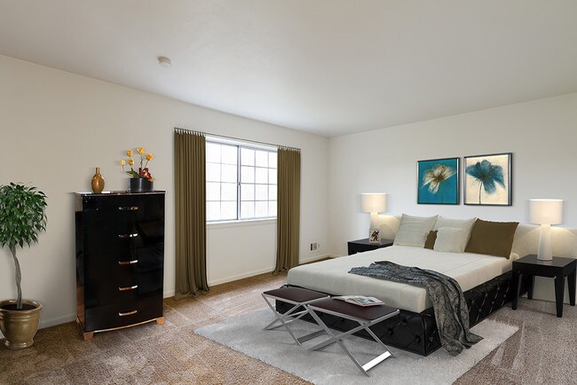 Elmwood Terrace Apartments and Townhomes