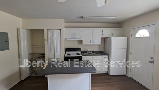 Photo - 125 Rolland St