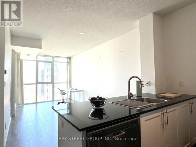 Photo - 4070 Confederation Pkwy Unit 2808