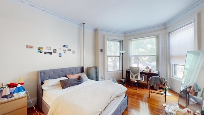 Photo - $2195 Brookline Studio on Beacon St - Heat and Hot Water Included