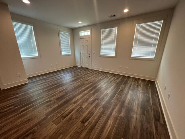 Photo - 553 N Ross St Unidad 553B