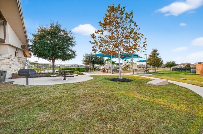 Photo - 5403 Tourmaline Wy