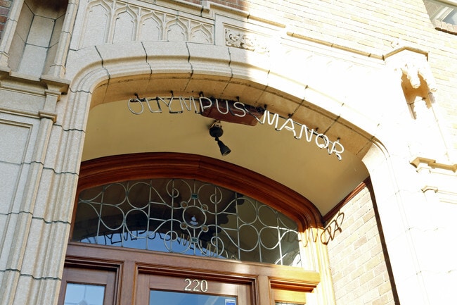 Photo - Olympus Manor