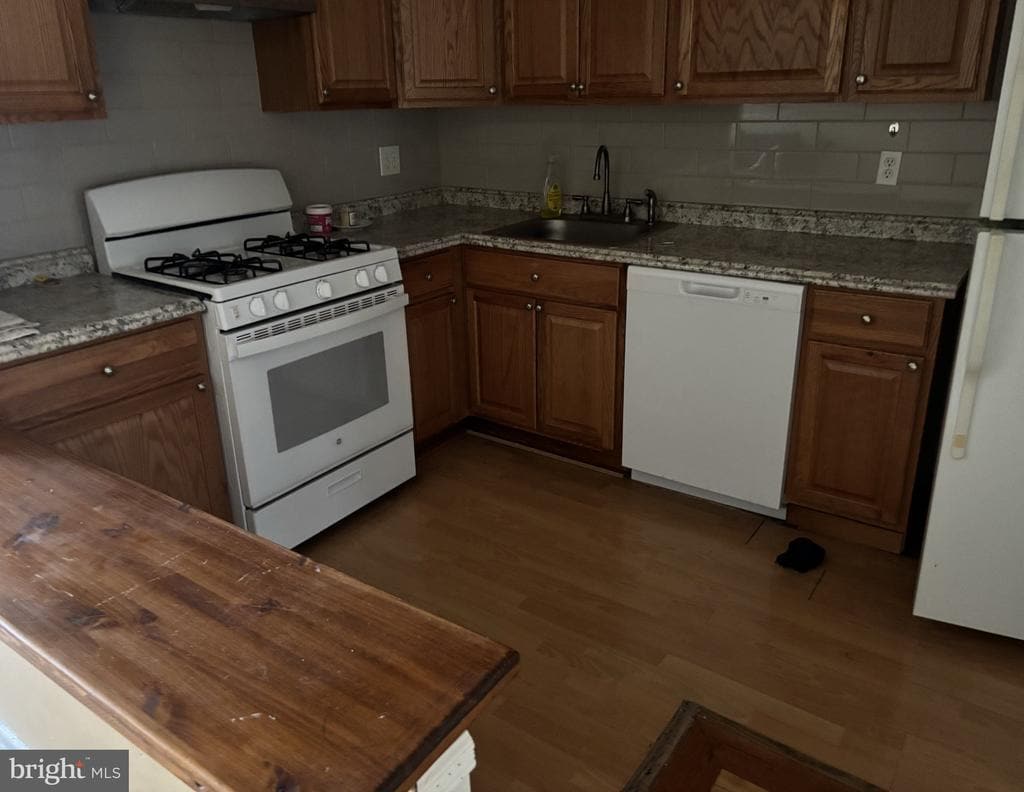 Photo - 2419 Tremont St