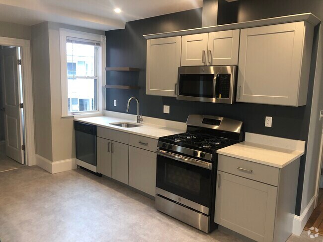 Building Photo - 24 Pond St Unit 2 Rental
