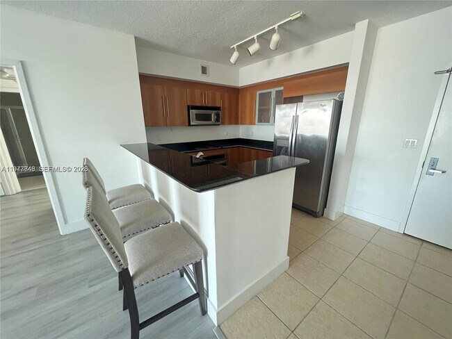 Photo - 325 S Biscayne Blvd