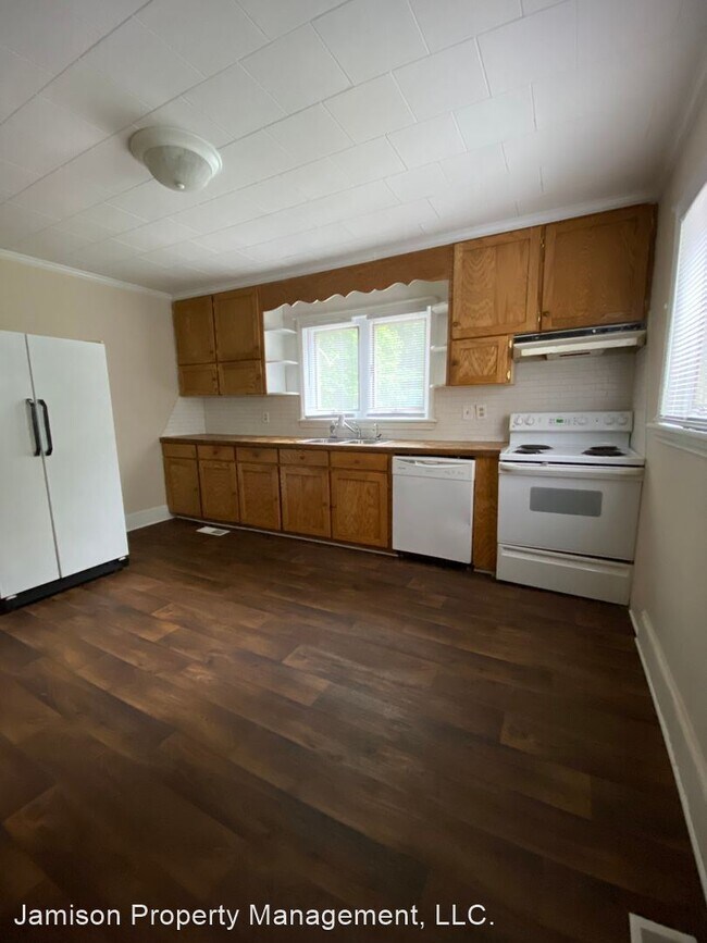 Photo - 2 br, 2 bath House - 1720 E John Street