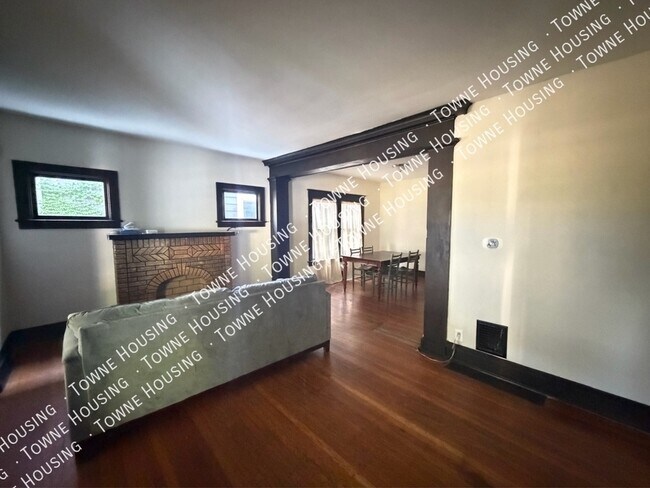 Photo - 99 Custer St