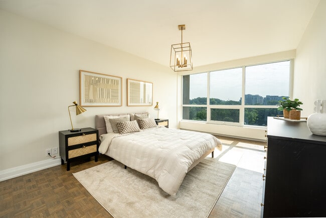 Old Mill Towers - 2 Bed 2 Bath
