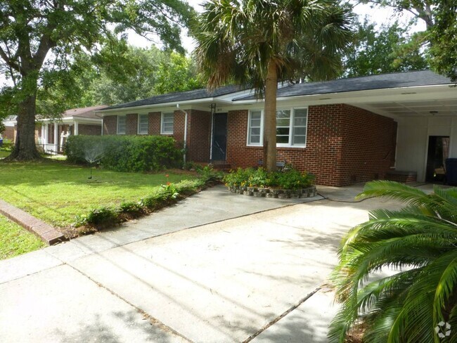 Building Photo - LANDSCAPING INCLUDED! Beautifully-remodele... Rental