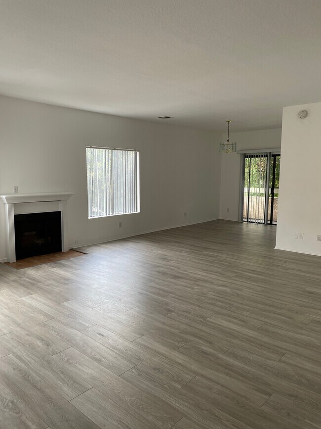 Photo - 11247 La Maida St Unit 206