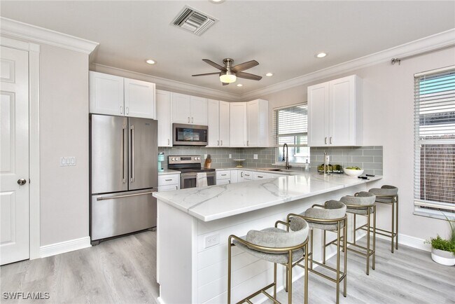 Photo - 725 95th Ave N