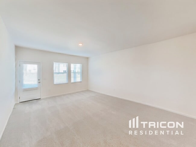 Photo - 306 Nasturtium Wy