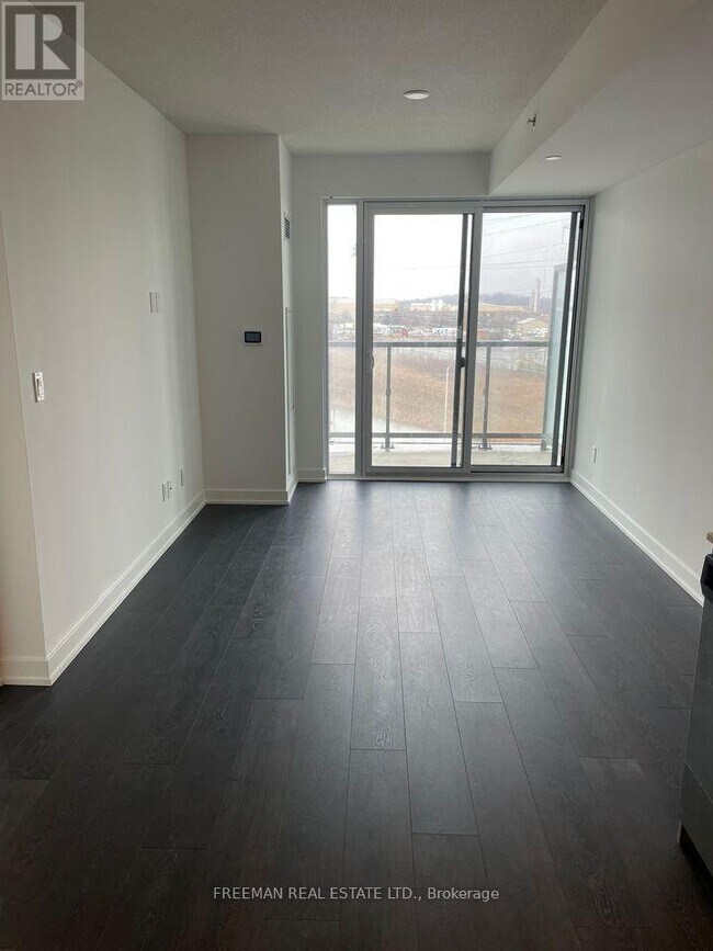 Photo - 3200 Dakota Cmn Unité B608