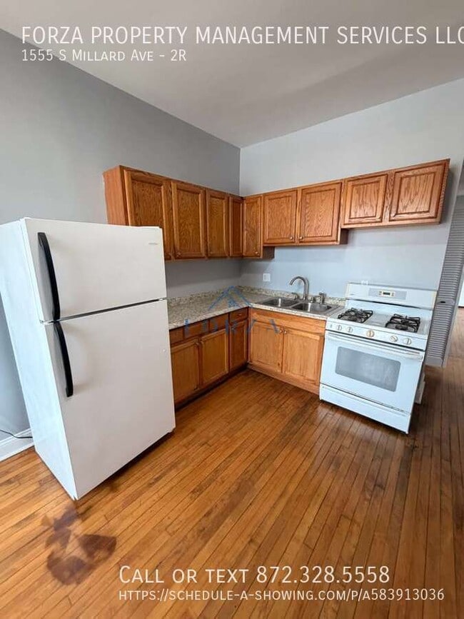 Building Photo - 1555 S Millard Ave Unit 2R