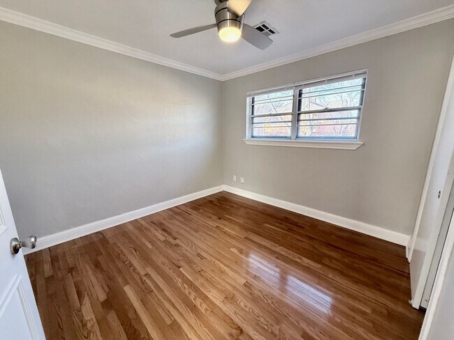 Photo - Updated 2BD 1BA Apartment in Historic Crown Heights!!