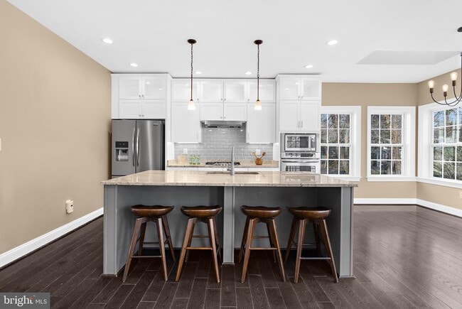 Photo - 1923 Harrington Pl