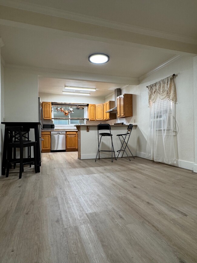 Photo - 712 E Washington St